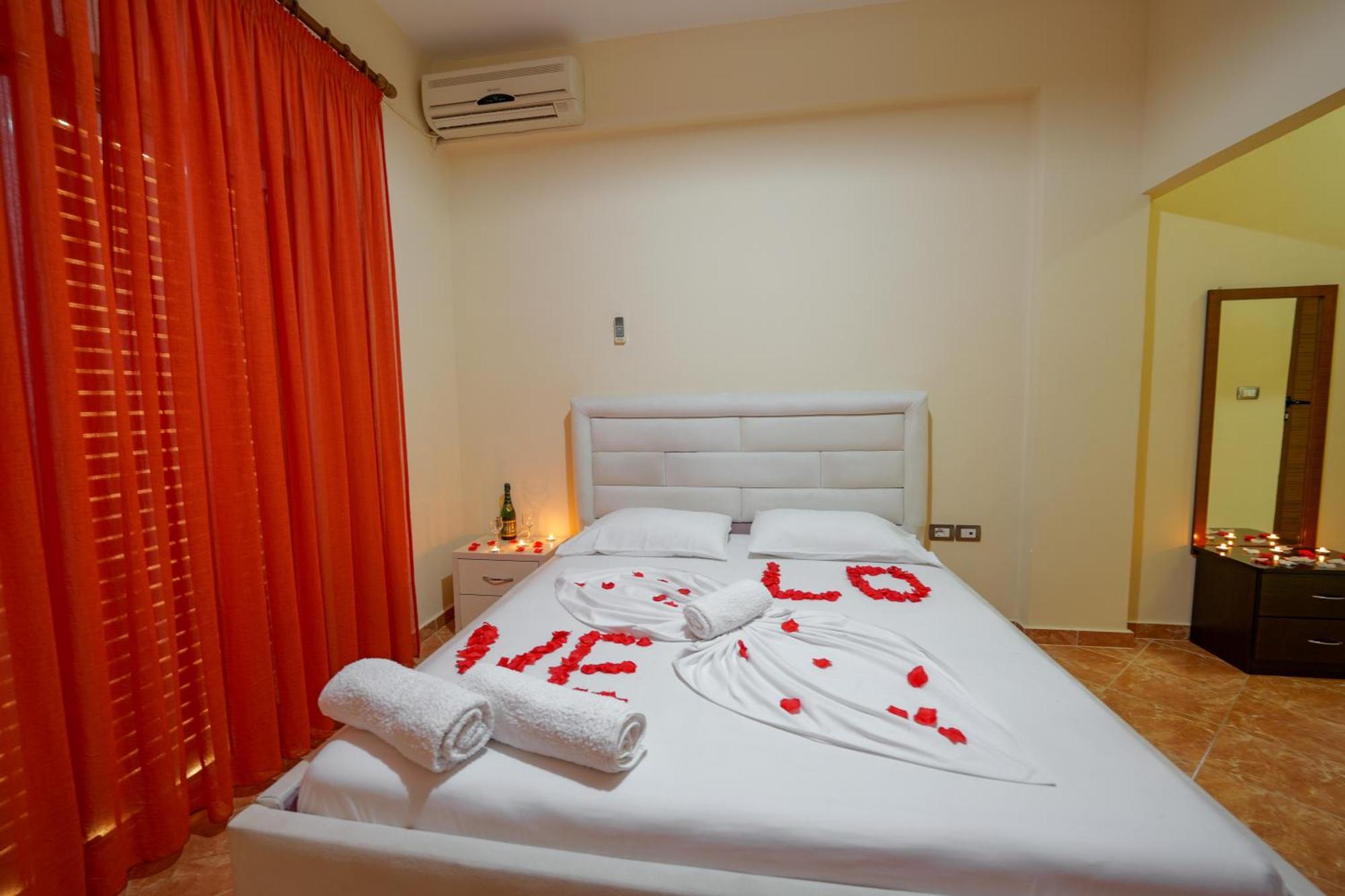 Unico Sarandë