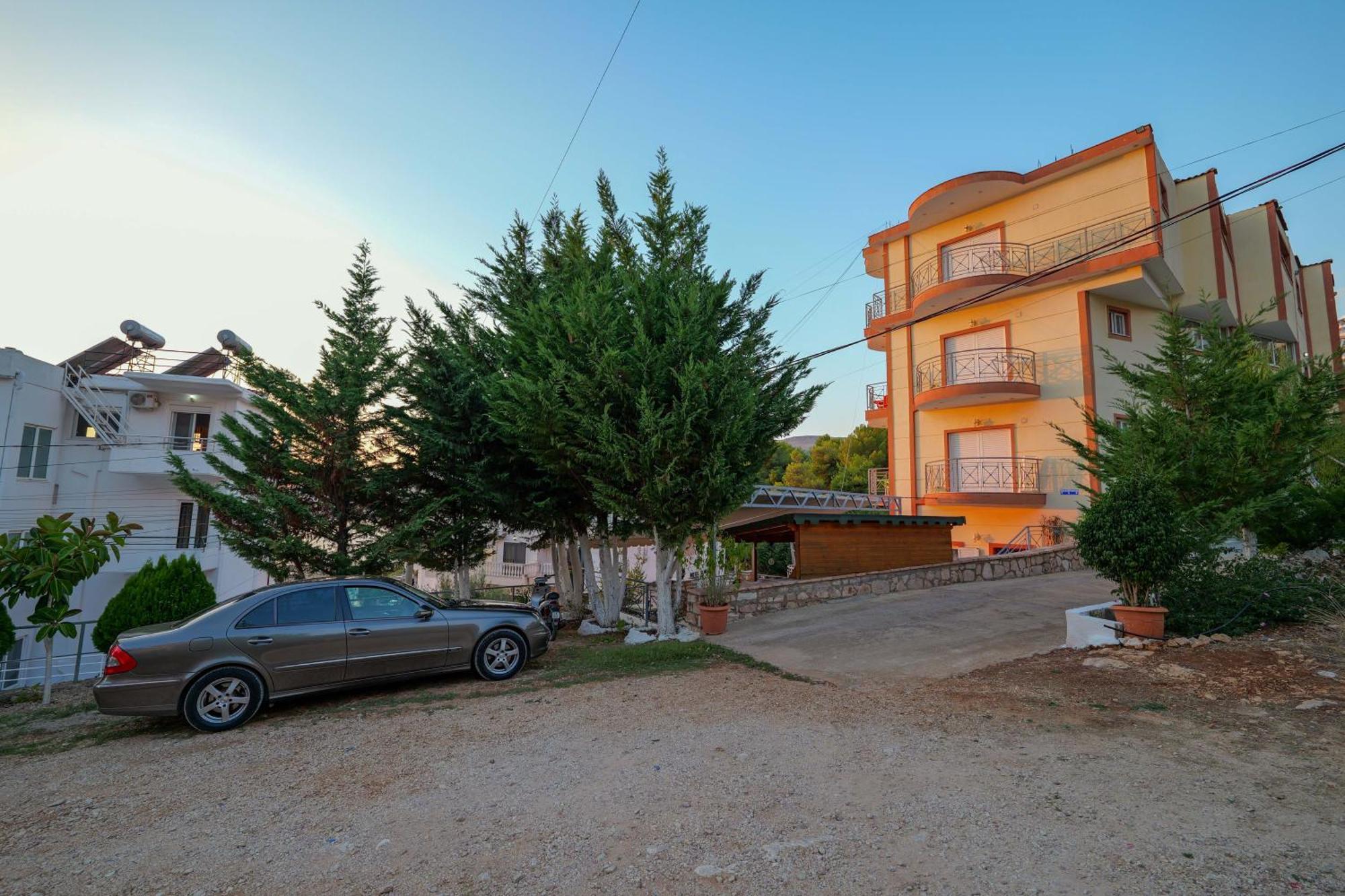 Unico 3* Sarandë